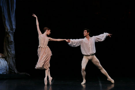 Svetlana Zakharova sul palco con Roberto Bolle (Foto: Brescia e Amisano / Teatro alla Scala)